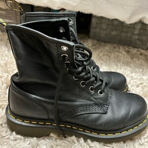 DR.MARTEN WOMENS BOOTS